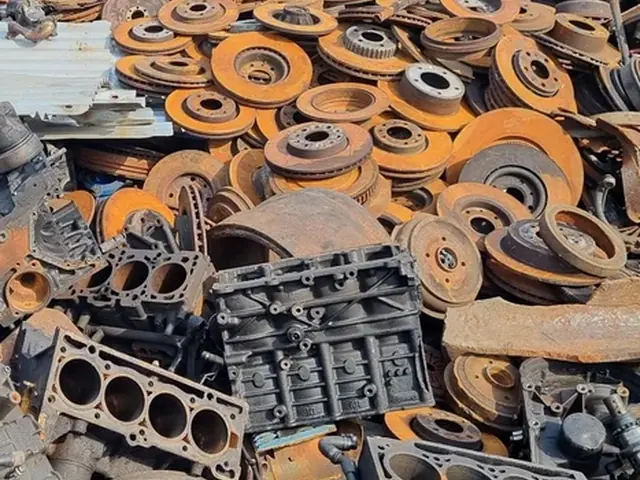 Cast iron (engine blocks, machinery)