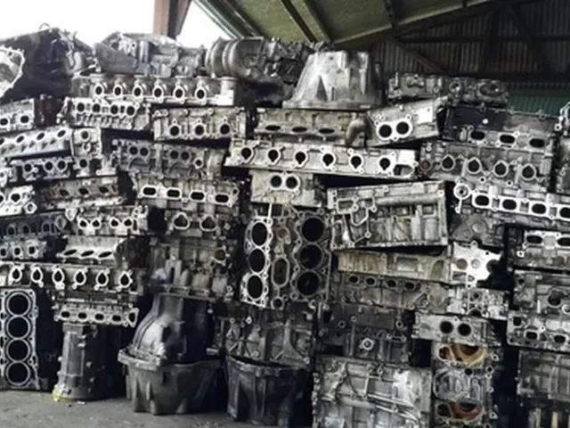 Engine blocks and cylinder heads